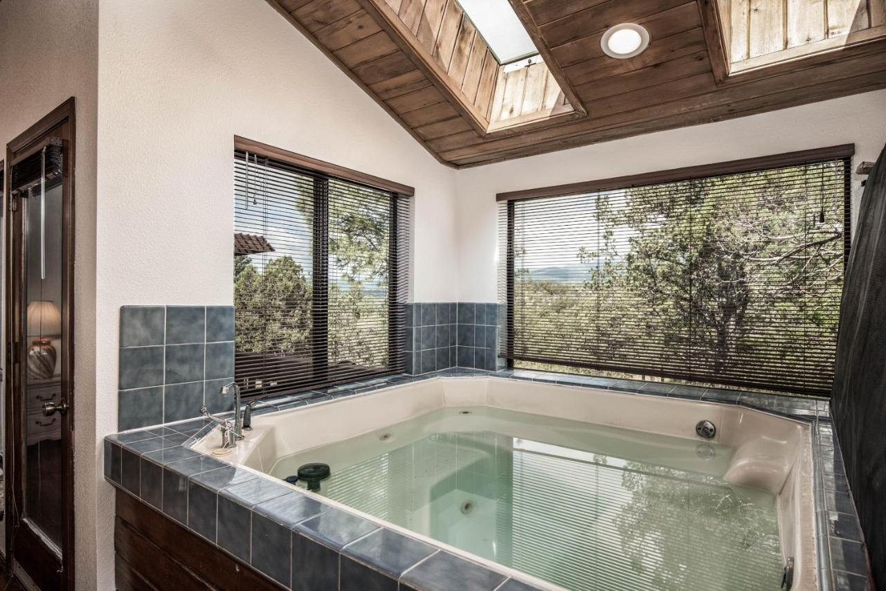 Christi And Dons Nuthouse Villa รุยโดโซ ภายนอก รูปภาพ