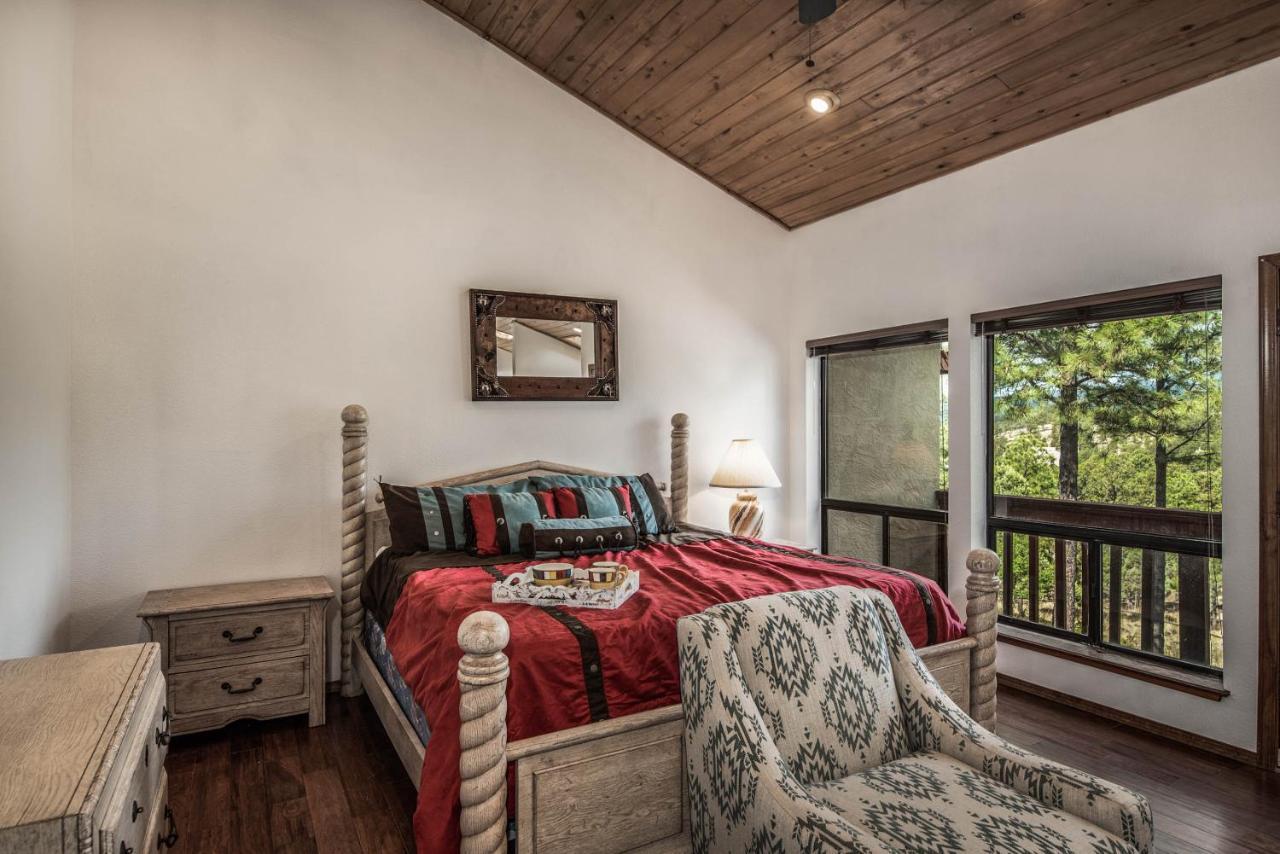 Christi And Dons Nuthouse Villa รุยโดโซ ภายนอก รูปภาพ